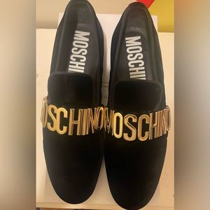 Mochino velvet slippers